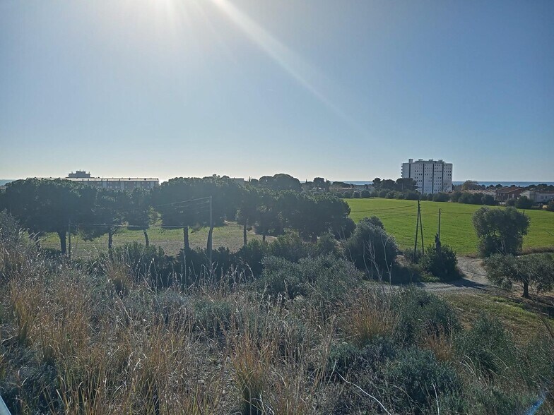 Carrer Poligono 21, 37, Cambrils, Tarragona à vendre - Photo du bâtiment - Image 3 de 5