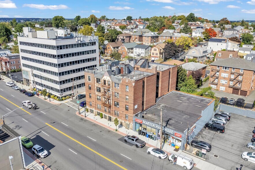 737 Yonkers Ave, Yonkers, NY à vendre - Photo du bâtiment - Image 3 de 6