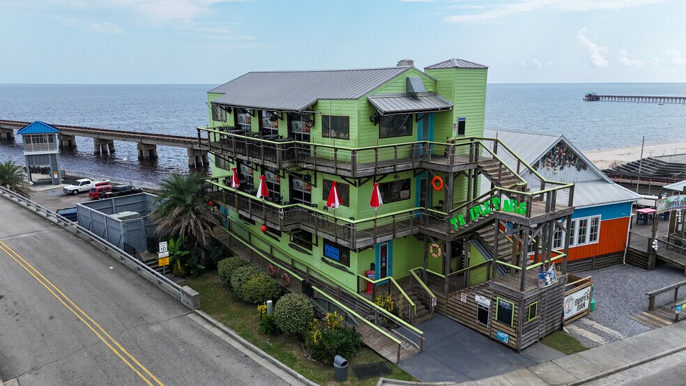 113 Beach blvd, Bay Saint Louis, MS à vendre - Photo principale - Image 1 de 13