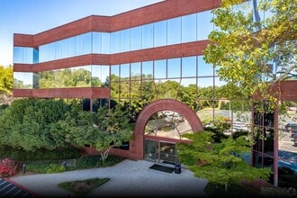 1165 Northchase Pky SE, Marietta, GA à louer Photo du bâtiment- Image 2 de 9