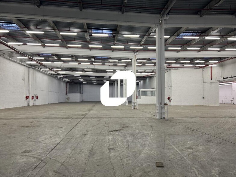 Industrial in Croissy-Beaubourg for lease - Building Photo - Image 2 of 12