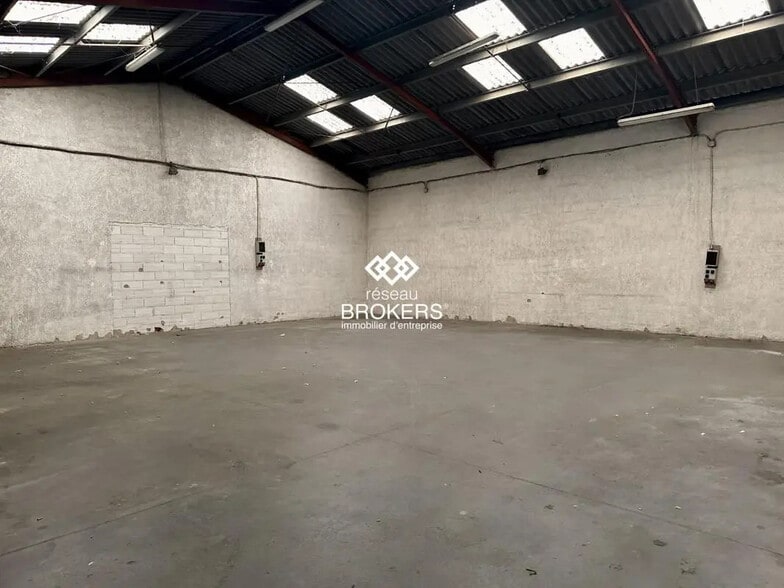 Industrial in Colomiers for lease - Interior Photo - Image 2 of 5