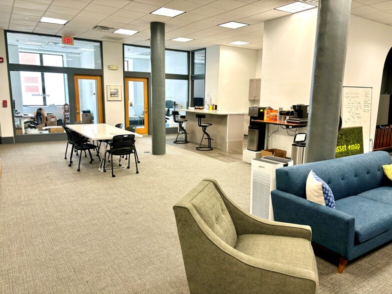 225 Arch St, Philadelphia, PA à louer - Photo intérieure - Image 1 de 12