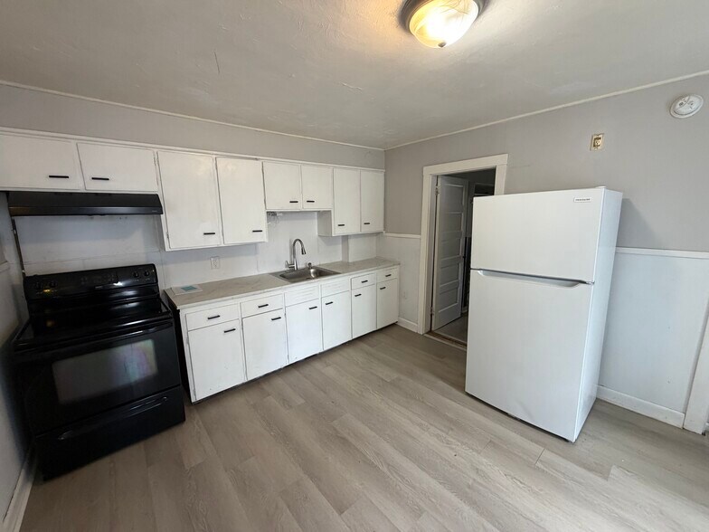 42 Spruce St, Sanford, ME for sale - Building Photo - Image 3 of 5