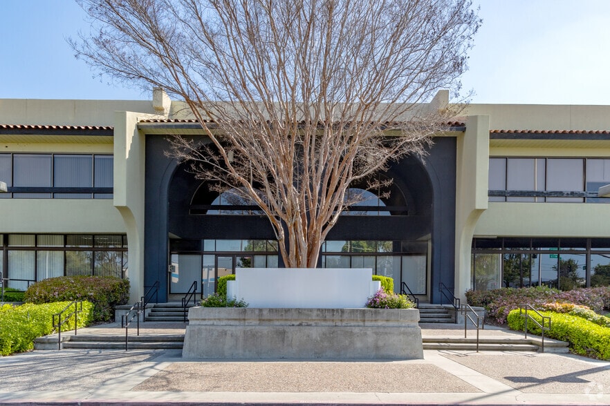 2805 Bowers Ave, Santa Clara, CA for lease - Building Photo - Image 2 of 14