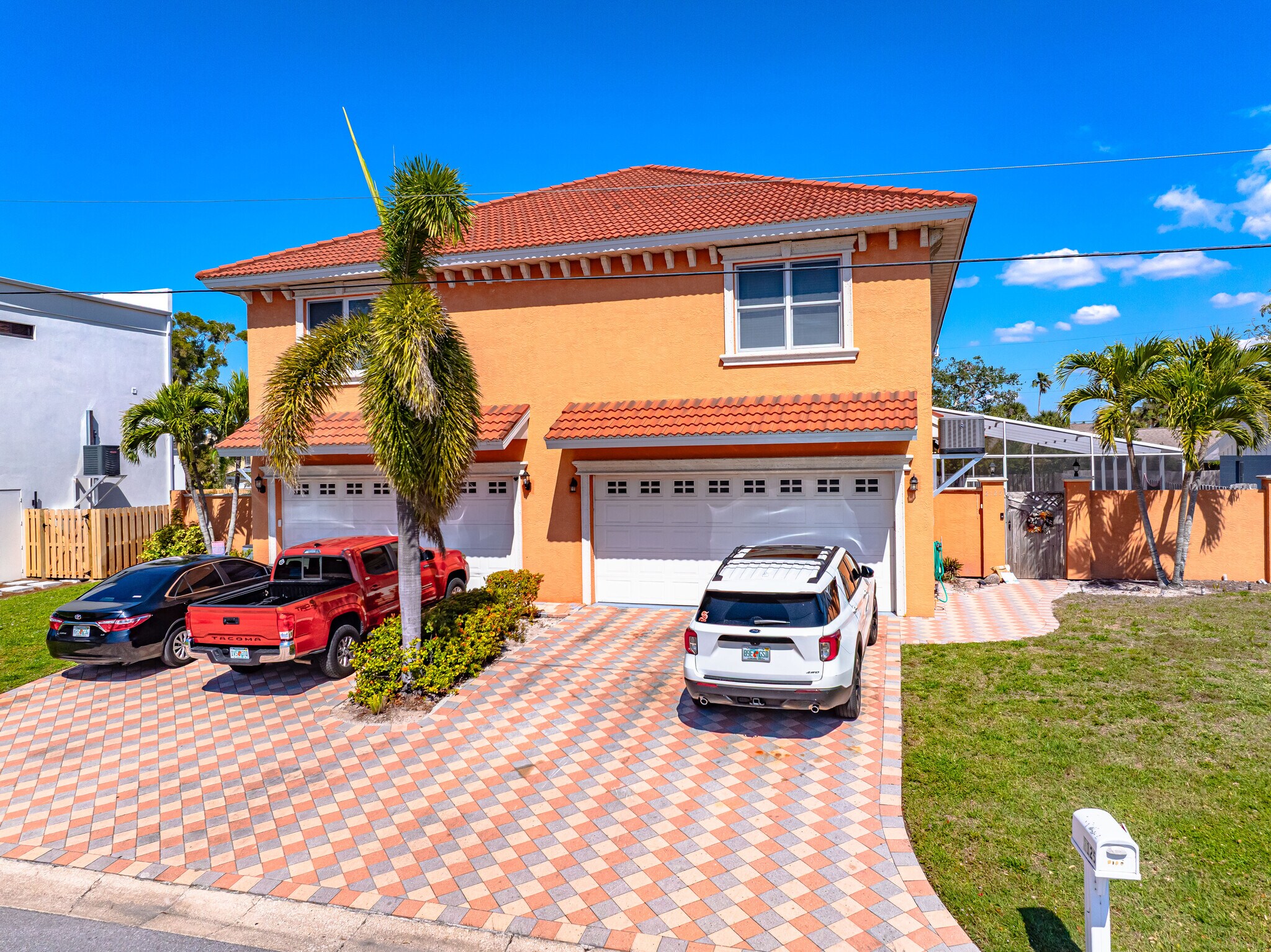 2119- 2125 Montclair Dr, Sarasota, FL à vendre Photo du bâtiment- Image 1 de 11