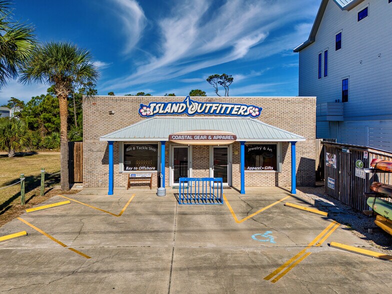 235 E Gulf Beach Dr, Saint George Island, FL for sale - Primary Photo - Image 1 of 1