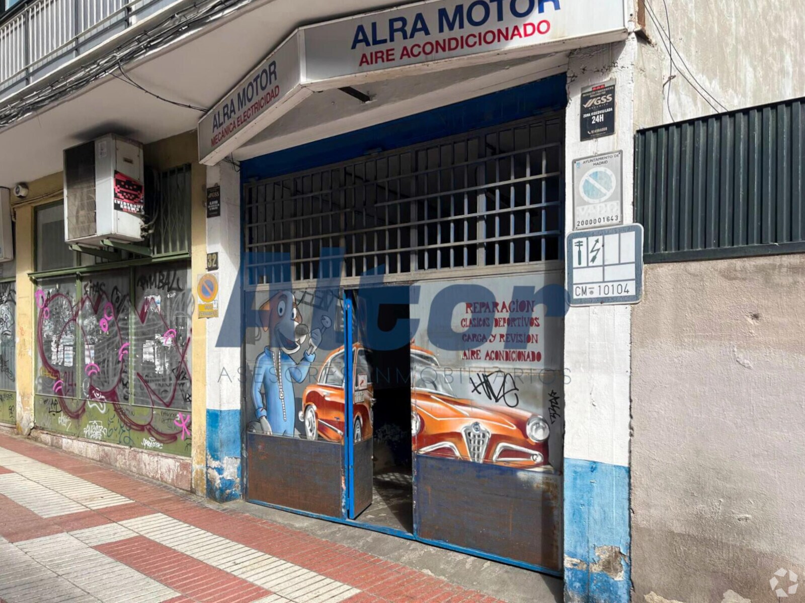 Multifamily in Madrid, Madrid for sale Interior Photo- Image 1 of 2