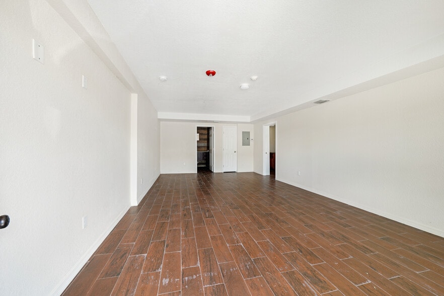 733 Dr Martin Luther King Jr Blvd W, Belle Glade, FL for sale - Interior Photo - Image 2 of 34