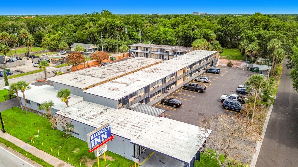 321 E Vine St, Kissimmee, FL à vendre - Photo du bâtiment - Image 3 de 35