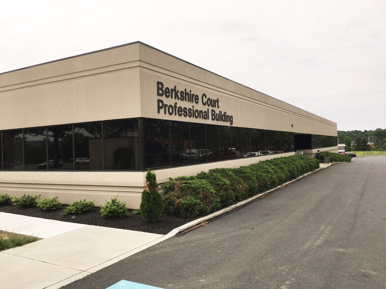 50 Berkshire Ct, Wyomissing, PA for lease - Building Photo - Image 1 of 9