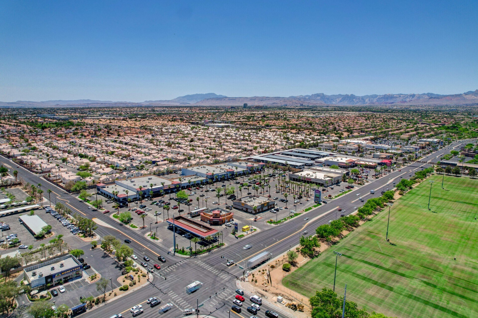 7311-7399 W Lake Mead Blvd, Las Vegas, NV à louer Aérien- Image 1 de 4