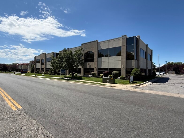 915 N 400 W, Layton, UT à louer - Photo du bâtiment - Image 2 de 6