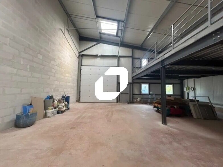 11 Rue De La Richarderie, Marines for lease - Building Photo - Image 3 of 15