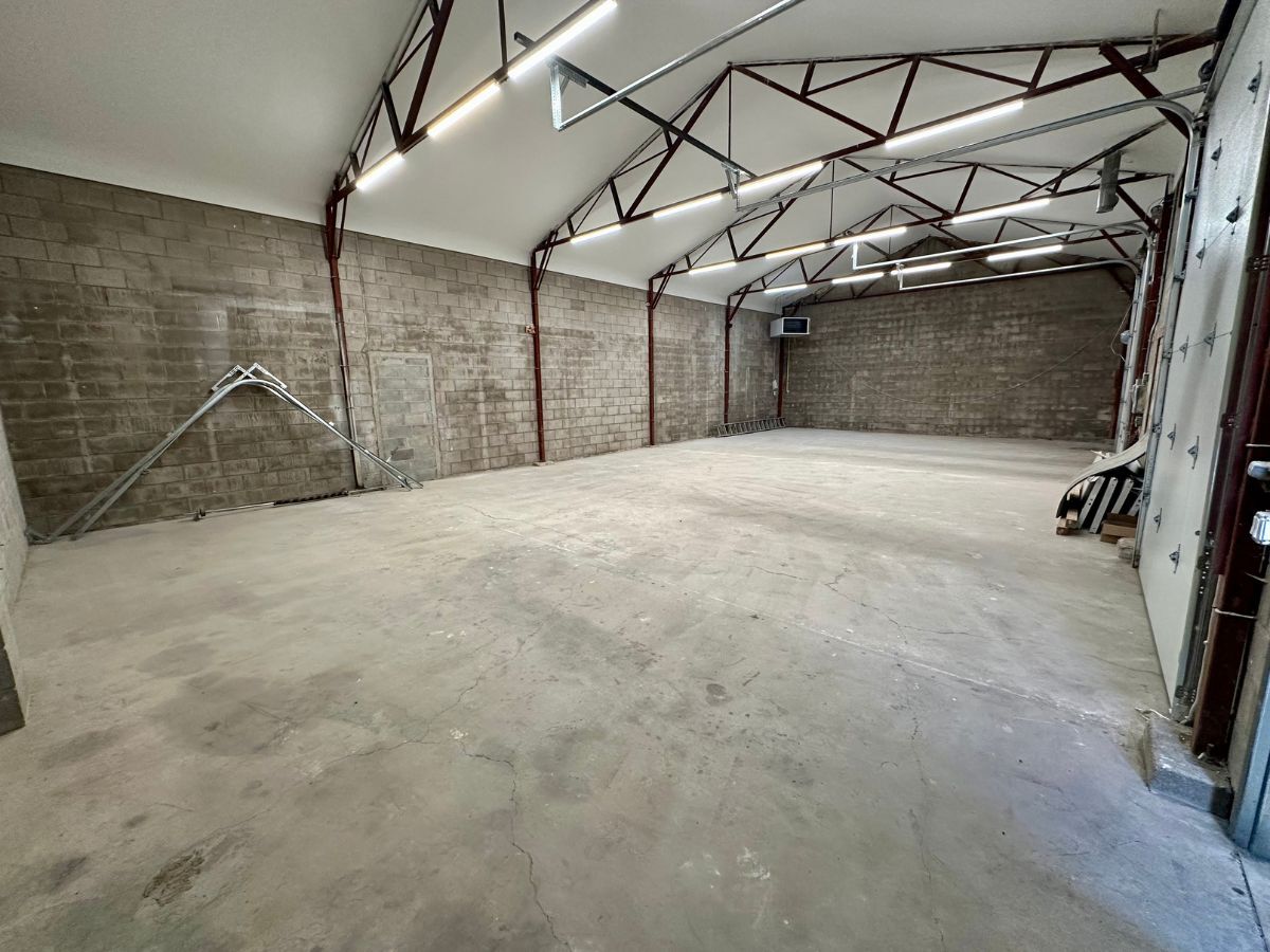 670 Development Dr, Kingston, ON à louer Photo intérieure- Image 1 de 3