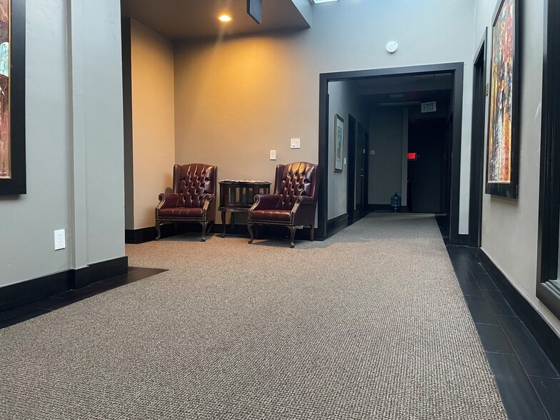 7940 California Ave, Fair Oaks, CA for lease - Interior Photo - Image 2 of 5