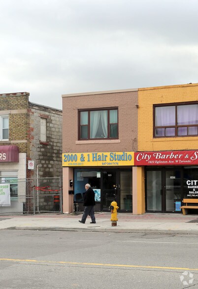 1621 Eglinton Ave, Toronto, ON à louer - Photo du bâtiment - Image 2 de 2