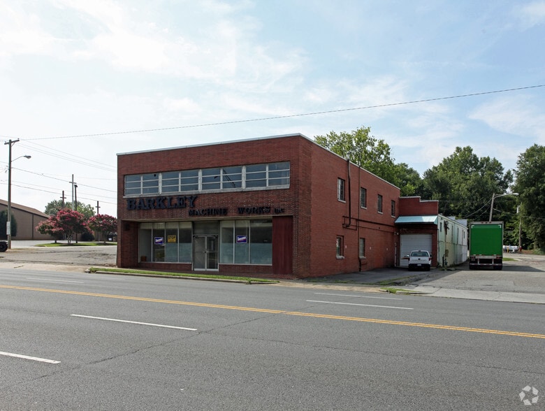 823 E Franklin Blvd, Gastonia, NC à vendre - Photo principale - Image 1 de 23