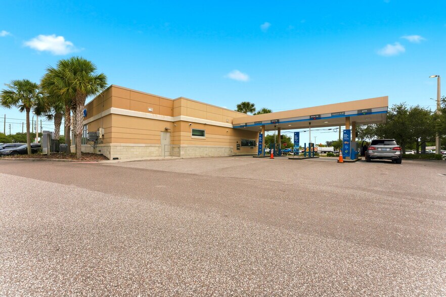 30500 US Highway 19 N, Palm Harbor, FL à vendre - Photo du bâtiment - Image 2 de 4