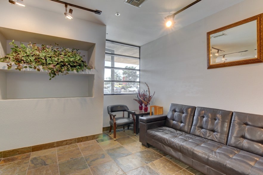 2400 N Tenaya Way, Las Vegas, NV for lease - Interior Photo - Image 2 of 35