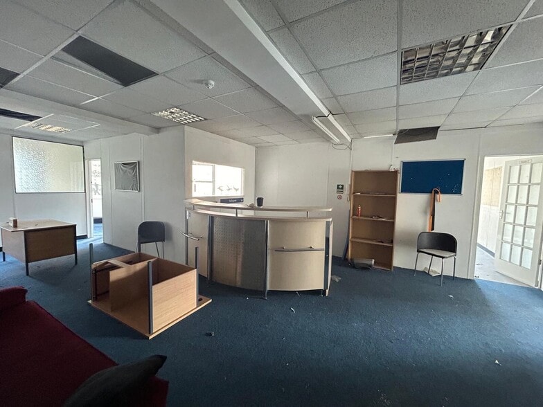 28-34 Chapel St, Luton for lease - Building Photo - Image 3 of 3