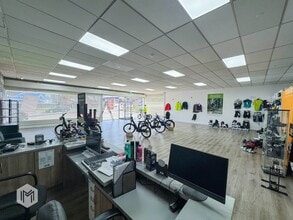 4B Wigan Rd, Bolton for lease Interior Photo- Image 2 of 4