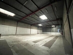Flex in Saint-Denis for lease Interior Photo- Image 1 of 9