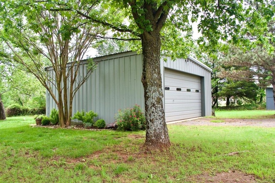980916 S Highway 18, Chandler, OK for sale - Building Photo - Image 2 of 45