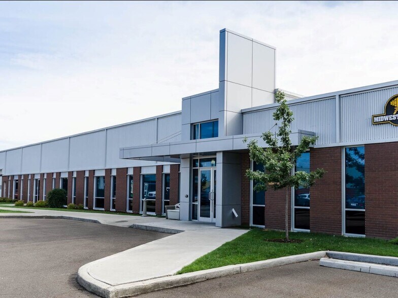 9894 42nd Ave NW, Edmonton, AB à vendre - Photo du bâtiment - Image 1 de 1