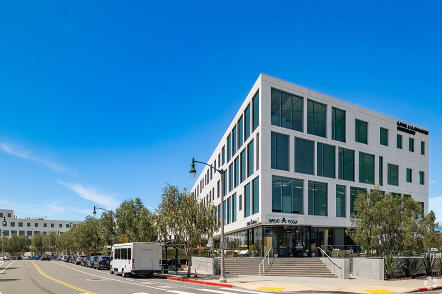 12105 W Waterfront Dr, Playa Vista, CA à louer - Photo du bâtiment - Image 3 de 13