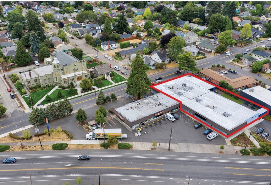 6130-6144 SE Foster Rd, Portland, OR for lease - Building Photo - Image 1 of 13