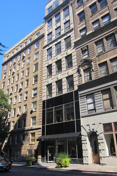 29 E 10th St, New York, NY for lease - Primary Photo - Image 1 of 24