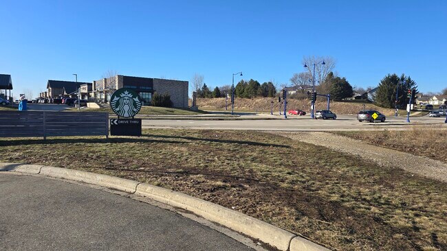 Plus de détails pour 147 West End Cir, Verona, WI - Local d'activités à louer