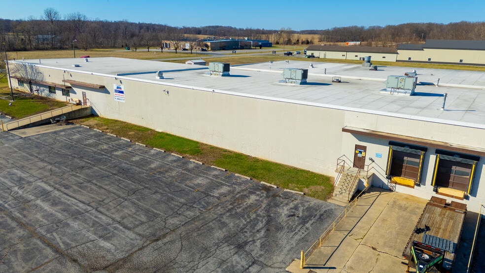 367 W 1st St, South Whitley, IN à vendre - Photo du bâtiment - Image 3 de 6