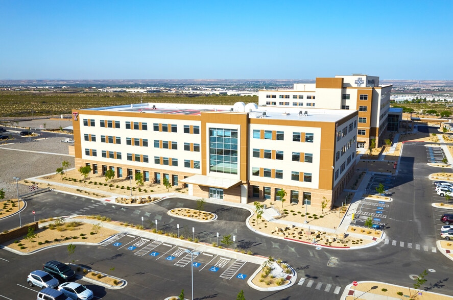 2000 Transmountain Rd, El Paso, TX for lease - Building Photo - Image 2 of 25