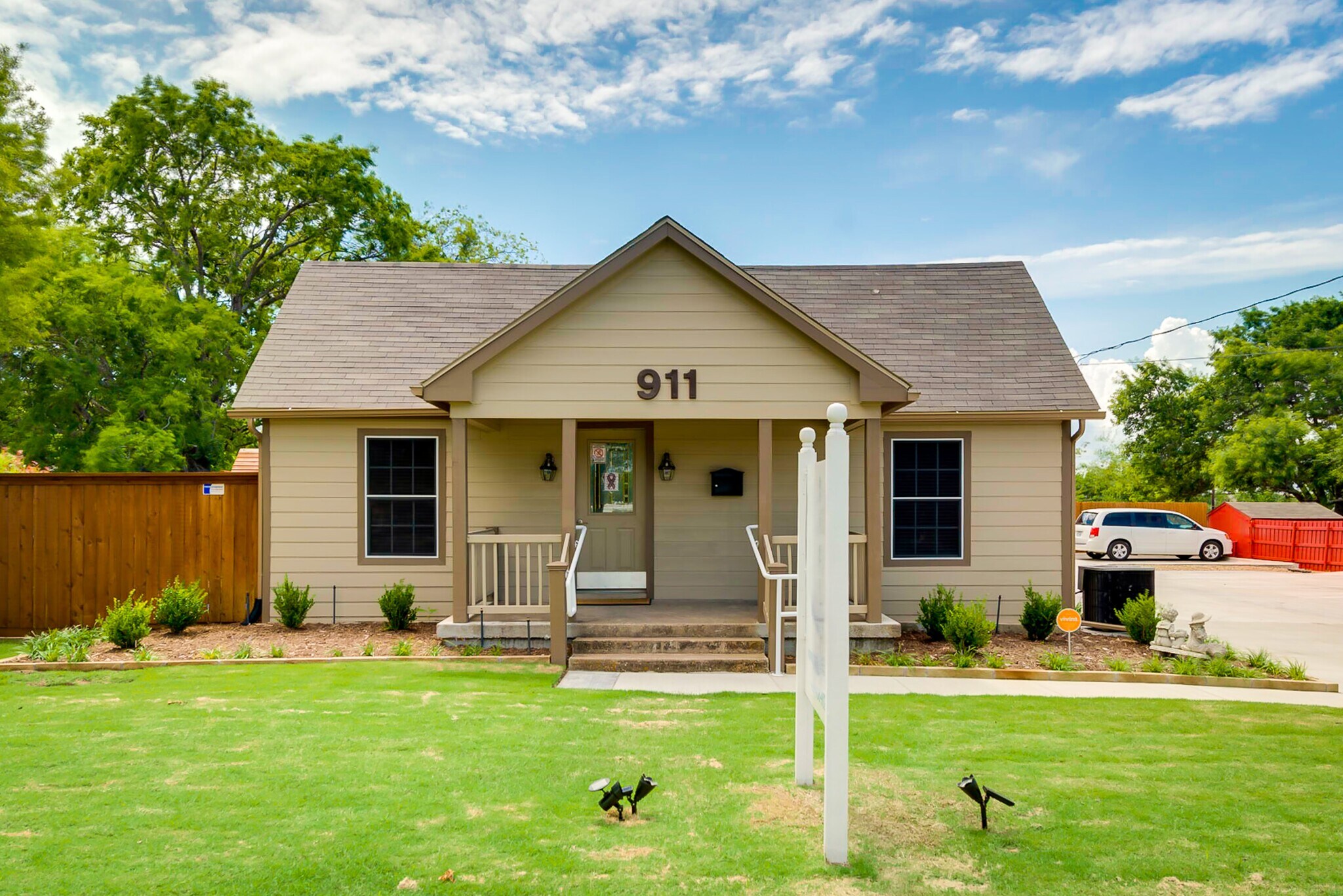 911 N Goliad St, Rockwall, TX for sale Primary Photo- Image 1 of 7