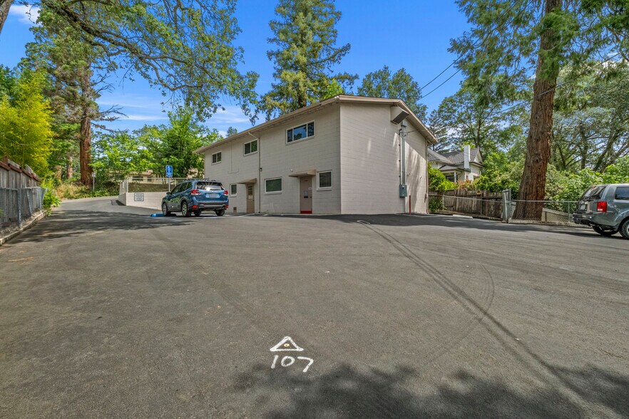 1024 Simon Dr, Placerville, CA à vendre - Photo du bâtiment - Image 1 de 25