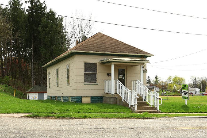 320 Columbia St, Leetonia, OH à vendre - Photo principale - Image 1 de 1