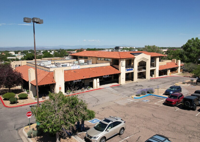 730 St Michaels Dr, Santa Fe, NM à louer - Photo du bâtiment - Image 3 de 13