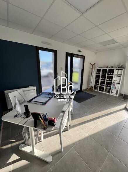 3 Rue Des Fontenelles, Le Bignon for lease - Building Photo - Image 3 of 23