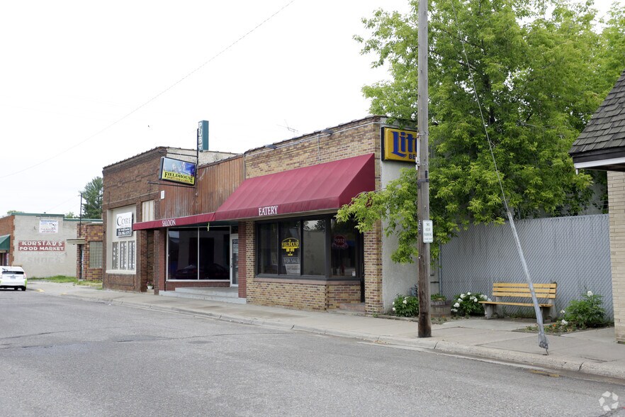 112 W Central Dr, Braham, MN à vendre - Photo du bâtiment - Image 2 de 7