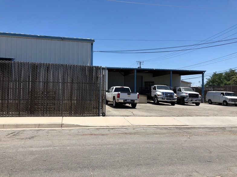 101 Lake St, Bakersfield, CA à vendre - Photo du bâtiment - Image 2 de 2
