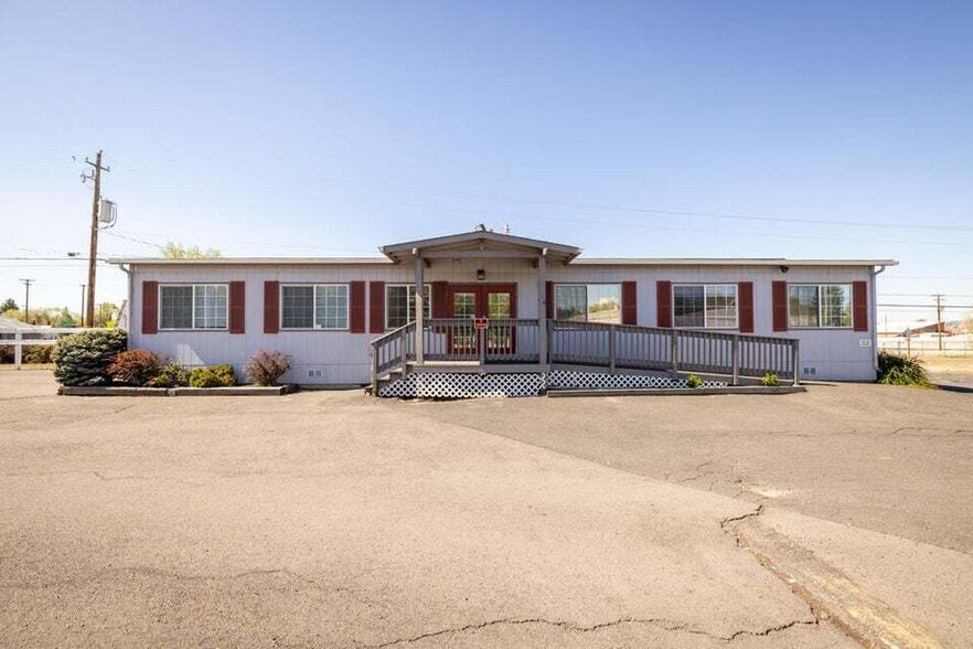 3350 S 6th St, Klamath Falls, OR à vendre - Photo du bâtiment - Image 3 de 14