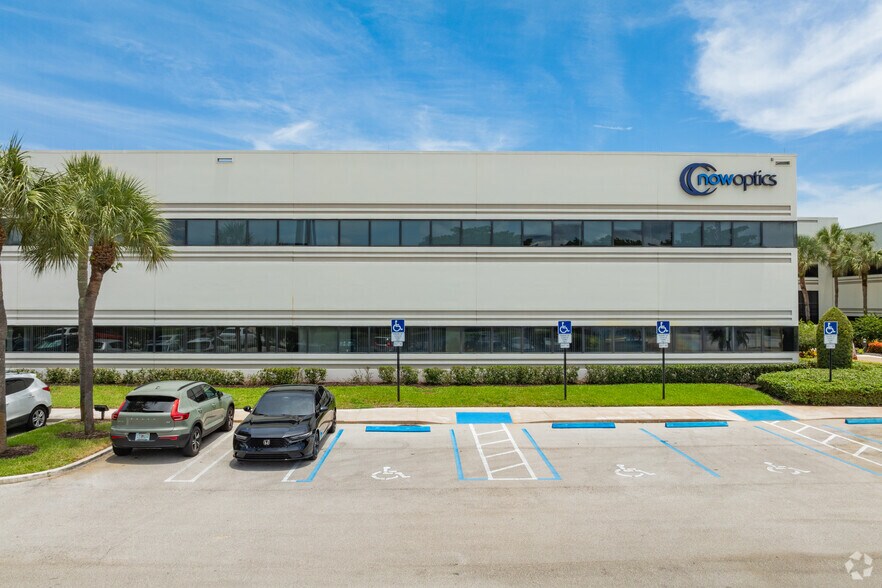 1615 S Congress Ave, Delray Beach, FL à louer - Photo du bâtiment - Image 3 de 4