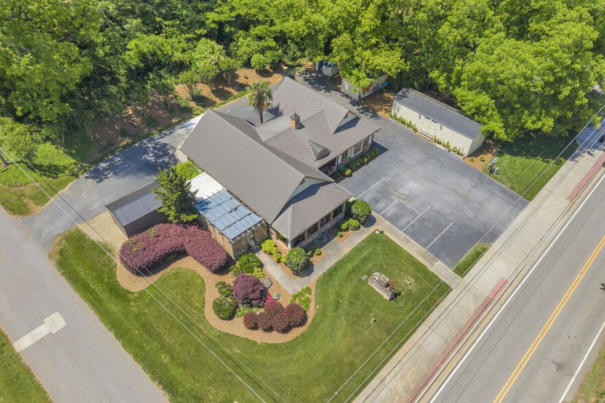 498 Level Grove Rd, Cornelia, GA for sale - Building Photo - Image 3 of 19