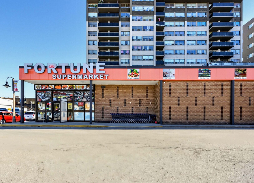 45 Richmond St W, Oshawa, ON for sale - Building Photo - Image 1 of 11