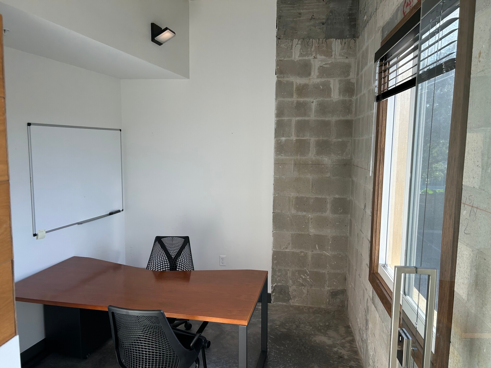 1110 Pine Ridge Rd, Naples, FL for lease Interior Photo- Image 1 of 1