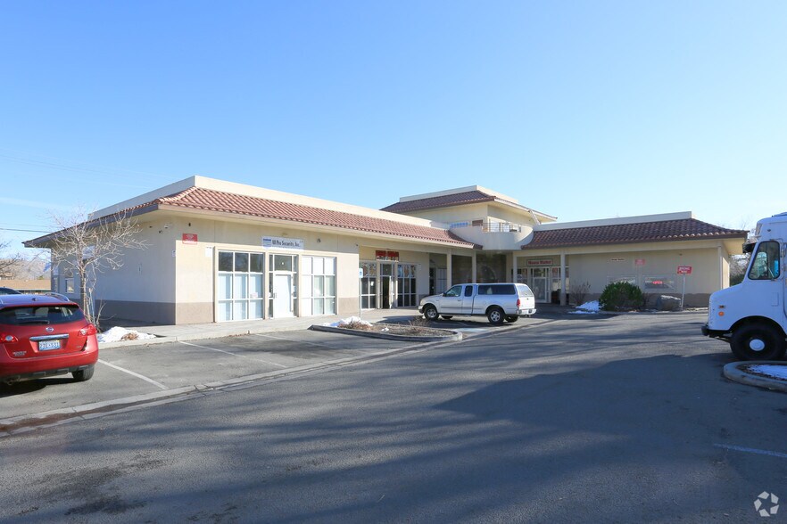 1295 E Moana Ln, Reno, NV à vendre - Photo du bâtiment - Image 3 de 11