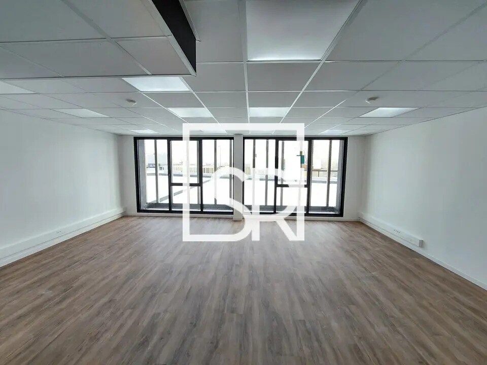 Office in Clermont-Ferrand for lease Interior Photo- Image 1 of 6