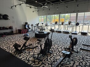 68120 Tinmar Dr, Saint Clairsville, OH for lease Interior Photo- Image 2 of 10